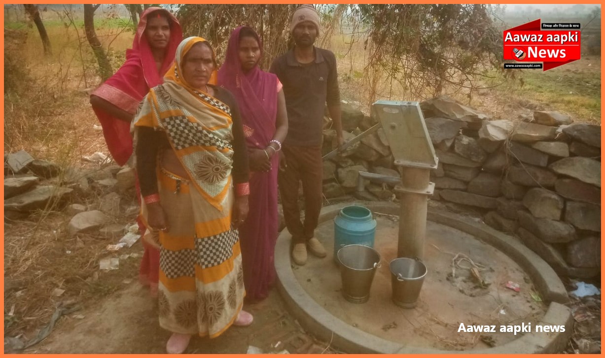 चापाकल अपनी जिंदगी से मान बैठे हार बूंद बूंद पानी को तरस रहे ग्रामीण